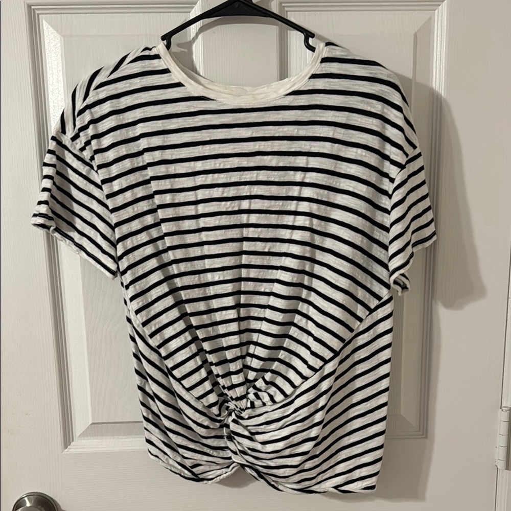Black and White Tie Front Short Sleeve Tee